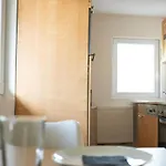 Hometonight Workers - Haus 度假居 *