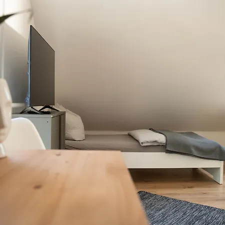 Hometonight Workers - Haus