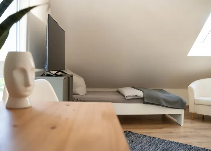 Hometonight Workers - Haus